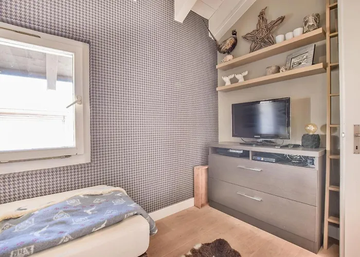 Mitenand Attika 아파트