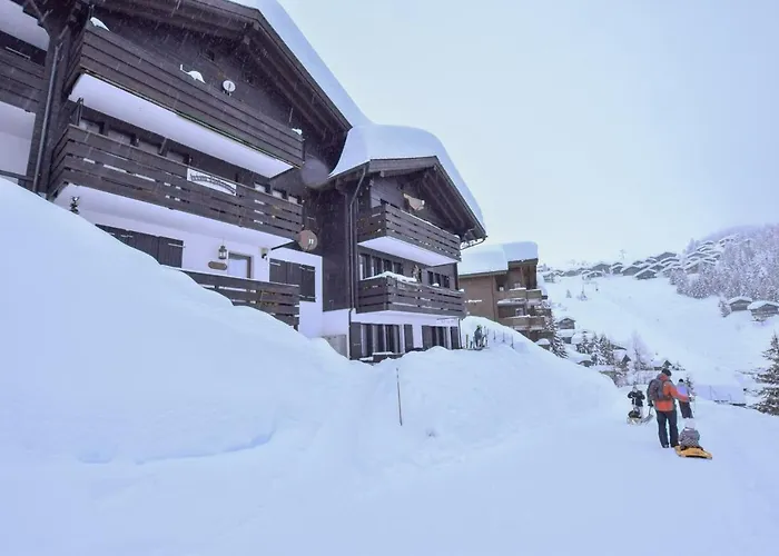 아파트 Mitenand Attika